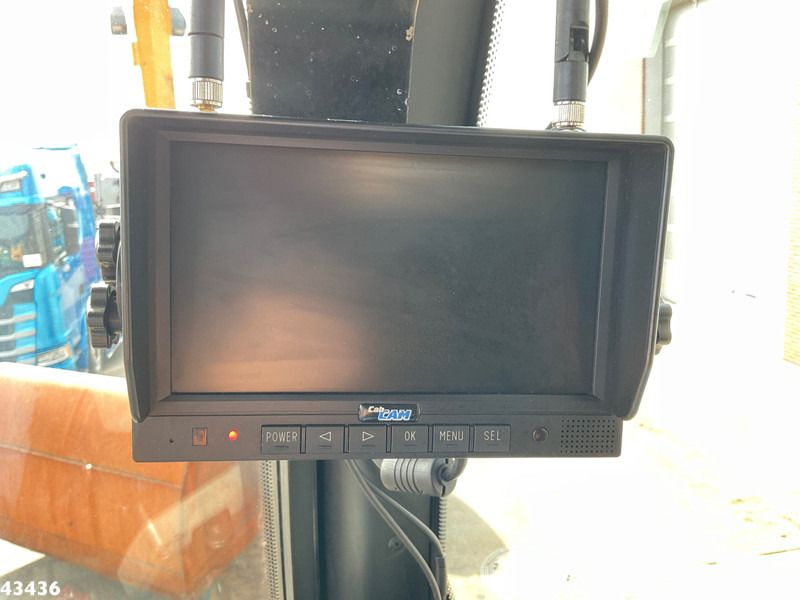 2015 Liebherr LH60 C LITRONIC material handler cab monitor view