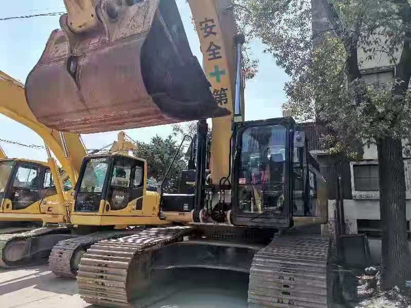 2018 Caterpillar 349E crawler excavator, front view