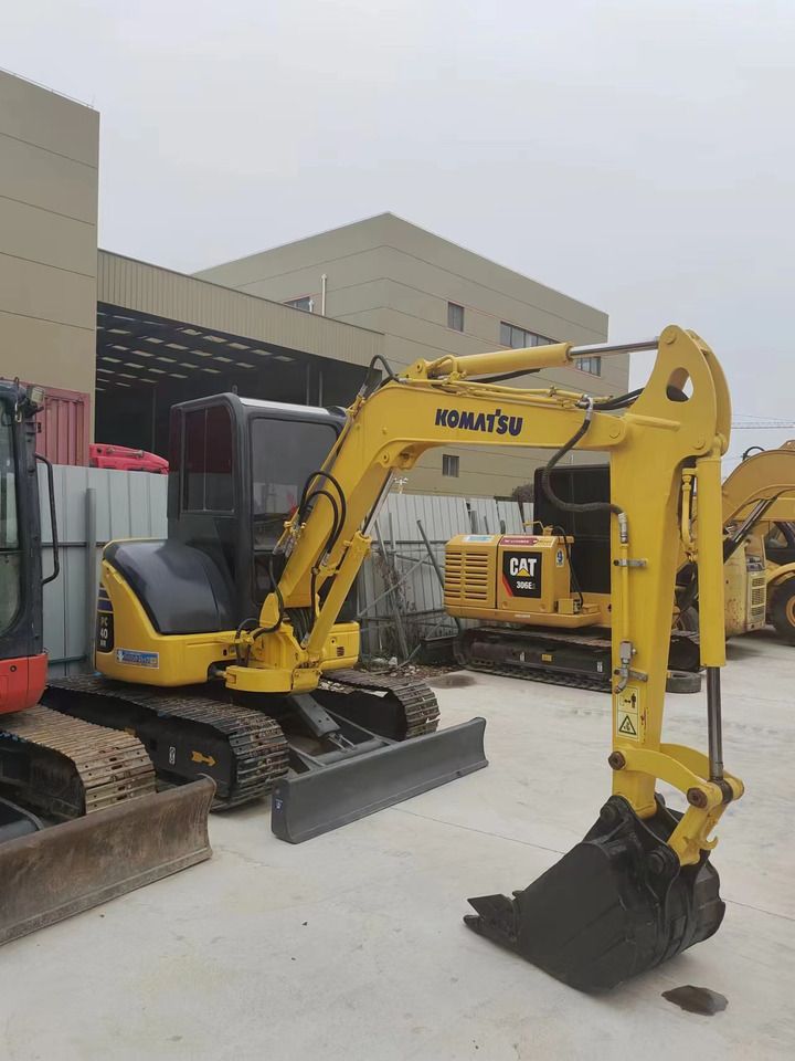 2018 Komatsu PC40MR mini excavator, side profile view