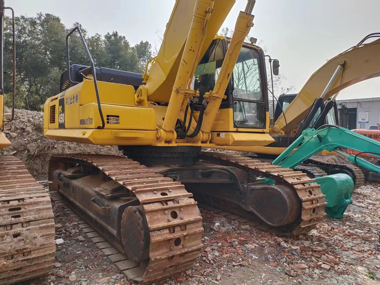 2020 Komatsu PC450-8 crawler excavator, rear three-quarter view