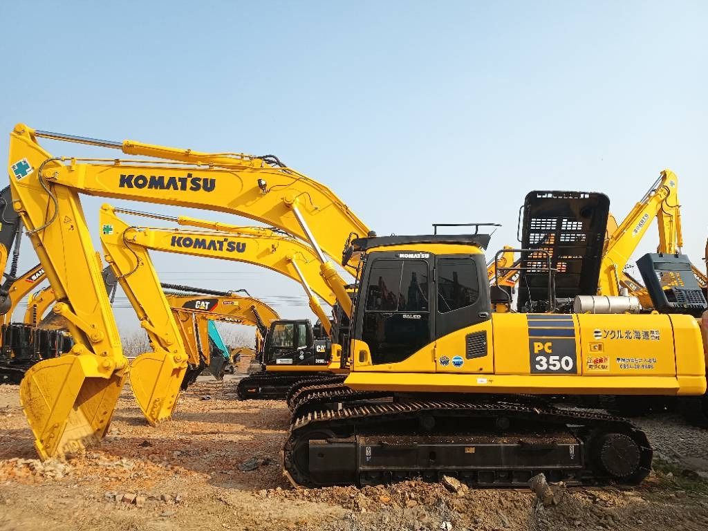 2024 Komatsu PC350 crawler excavator, side profile view 2024 Komatsu PC350 crawler excavator, side profile view