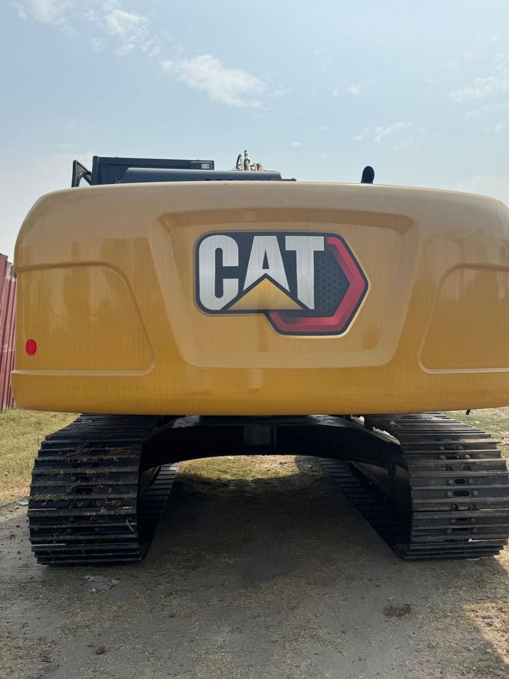 2025 Caterpillar 323GC crawler excavator rear view 2025 Caterpillar 323GC crawler excavator rear view