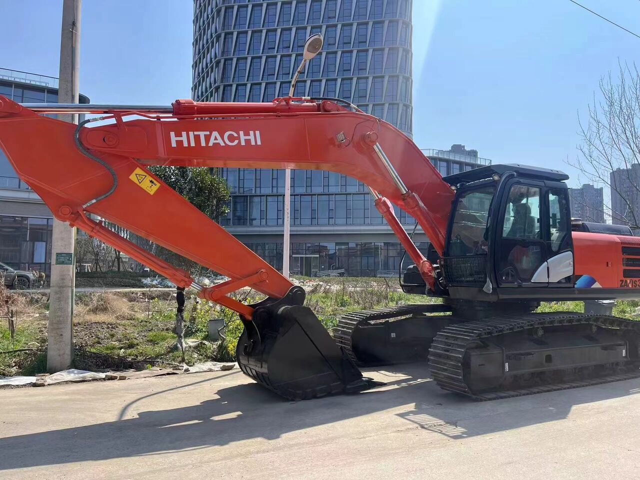 2015 Hitachi ZX350-3 crawler excavator, side view 2015 Hitachi ZX350-3 crawler excavator, side view