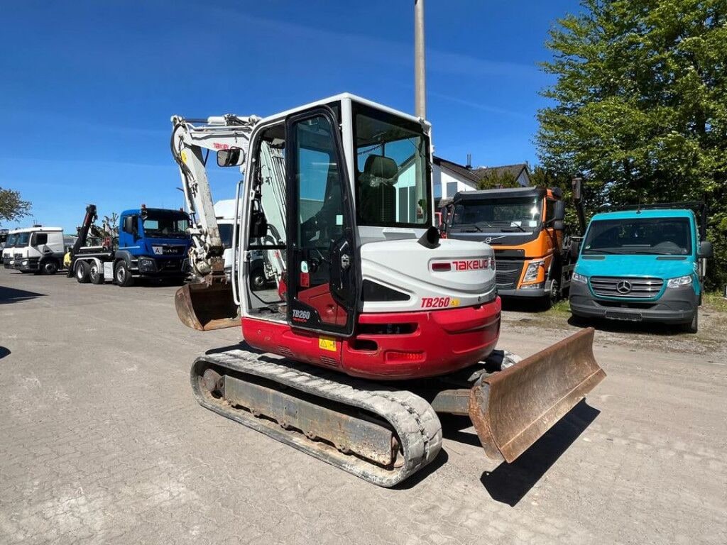2017 Takeuchi TB260 mini excavator, front three-quarter view 2017 Takeuchi TB260 mini excavator, front three-quarter view