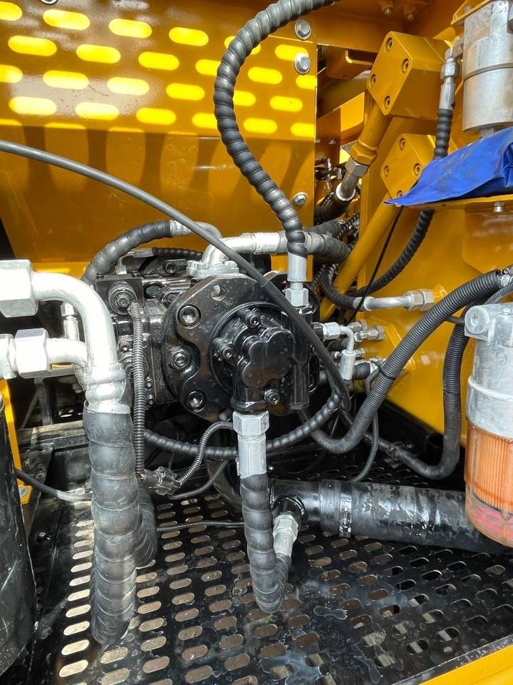 2024 Sany SY135 crawler excavator hydraulic pump detail 2024 Sany SY135 crawler excavator hydraulic pump detail