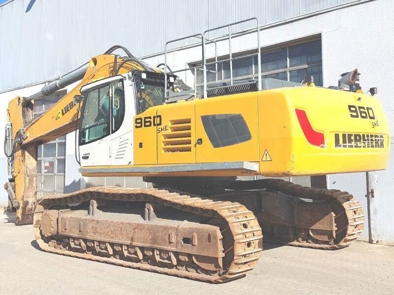 2020 Liebherr R960 SME crawler excavator, rear three-quarter view