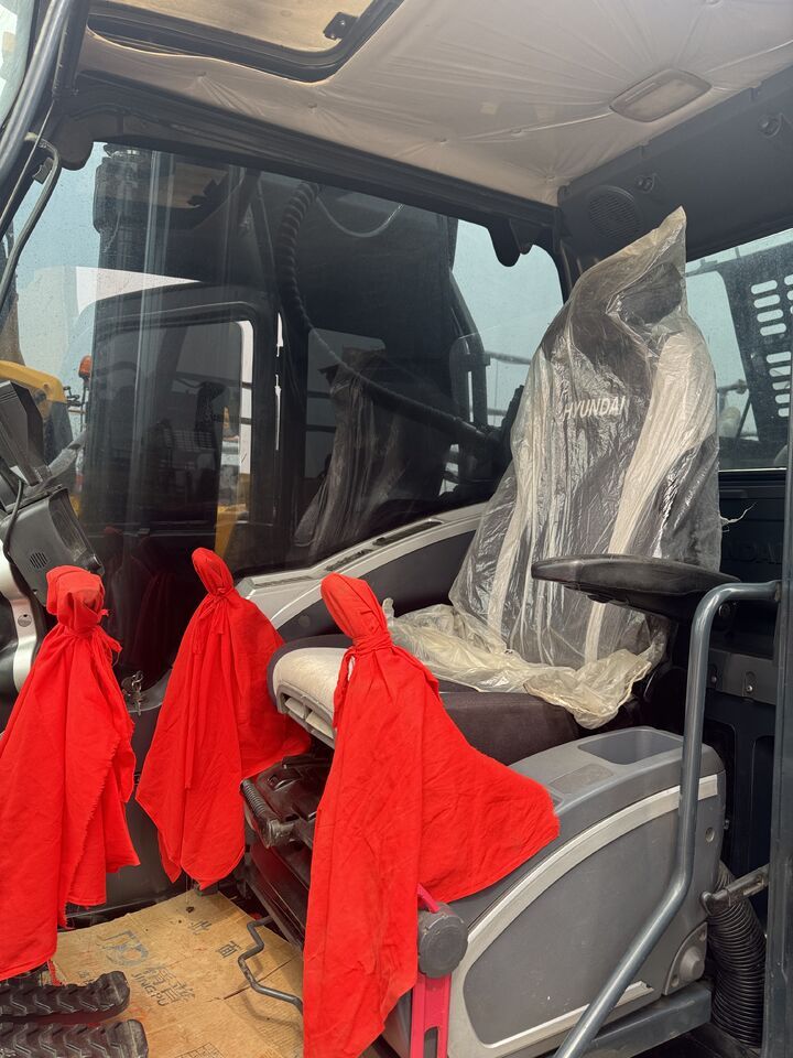 2024 Hyundai 350 LVS crawler excavator interior cab view 2024 Hyundai 350 LVS crawler excavator interior cab view