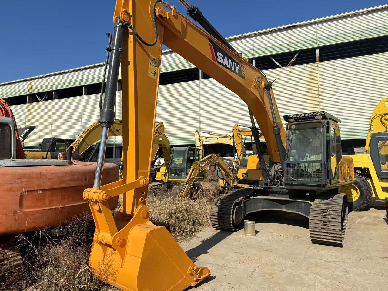 2022 Sany SY215C crawler excavator, front three-quarter view 2022 Sany SY215C crawler excavator, front three-quarter view