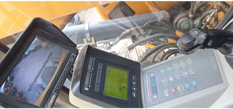 2014 Liebherr 924 Crawler Excavator interior cab view 2014 Liebherr 924 Crawler Excavator interior cab view