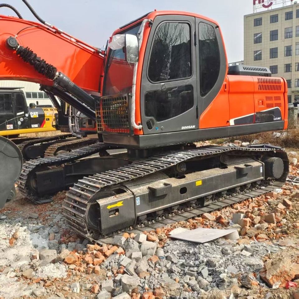 2024 Doosan DX225LC-9C crawler excavator, side view 2024 Doosan DX225LC-9C crawler excavator, side view