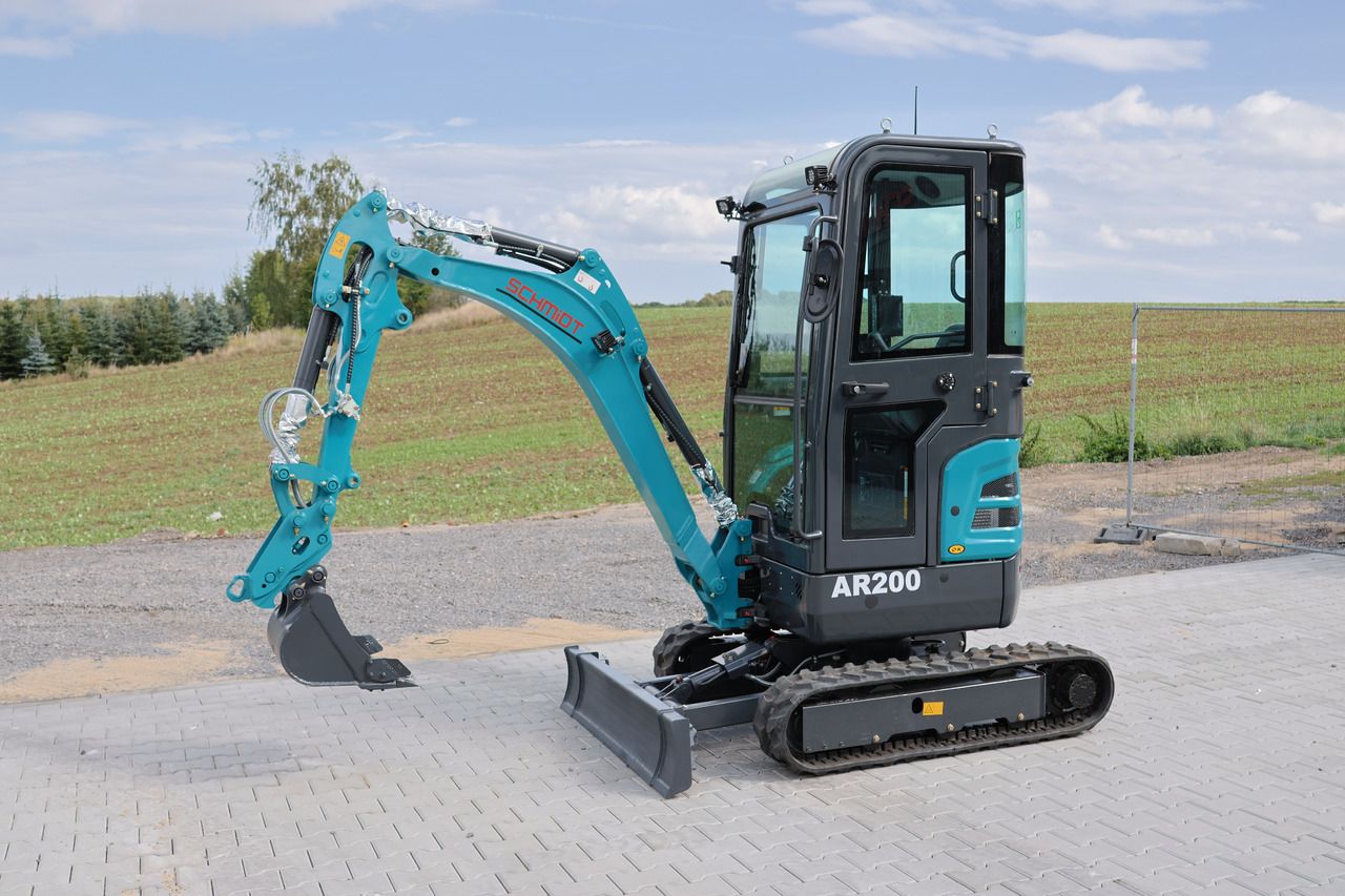 2025 Kubota AR200 mini excavator, side view 2025 Kubota AR200 mini excavator, side view