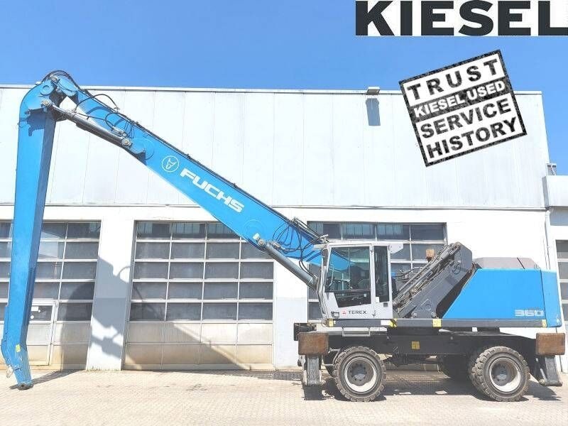 2016 Fuchs MHL360 F material handler side view
