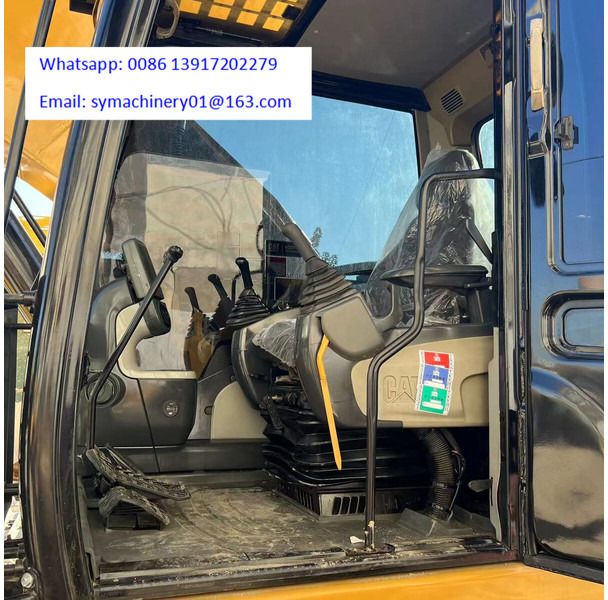 Widok wnętrza koparki gąsienicowej 2021 Caterpillar 320D Widok wnętrza koparki gąsienicowej 2021 Caterpillar 320D