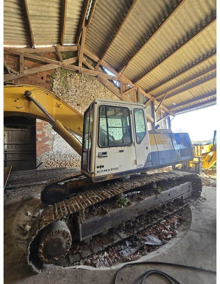 1992 Komatsu PC210LC crawler excavator, side view