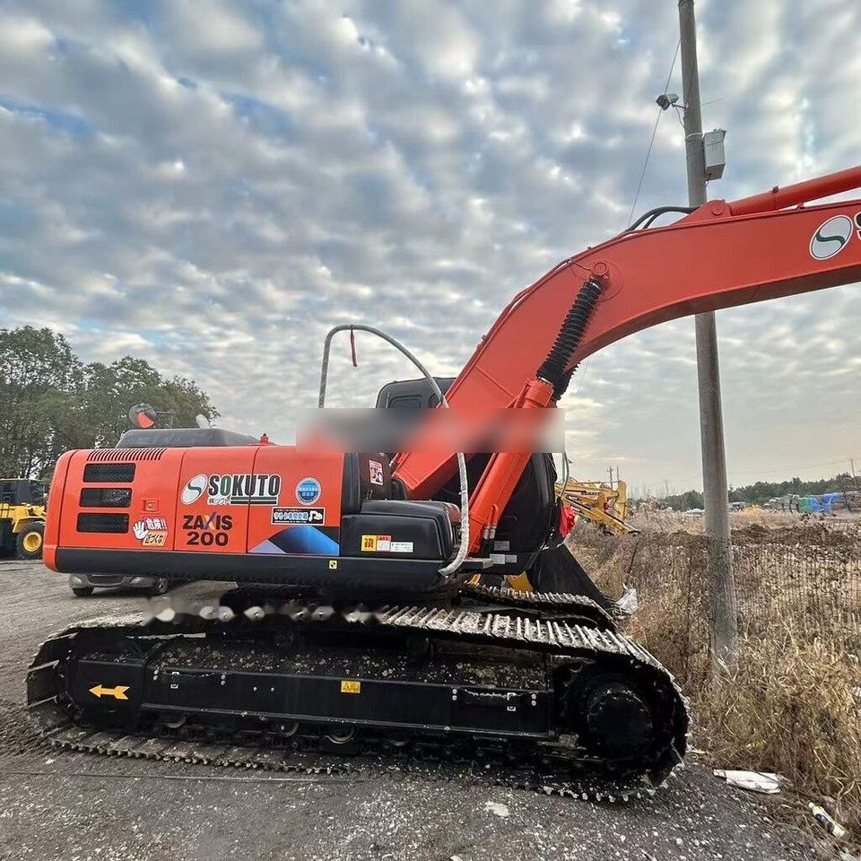 2018 Hitachi Zaxis 200 crawler excavator, side view 2018 Hitachi Zaxis 200 crawler excavator, side view