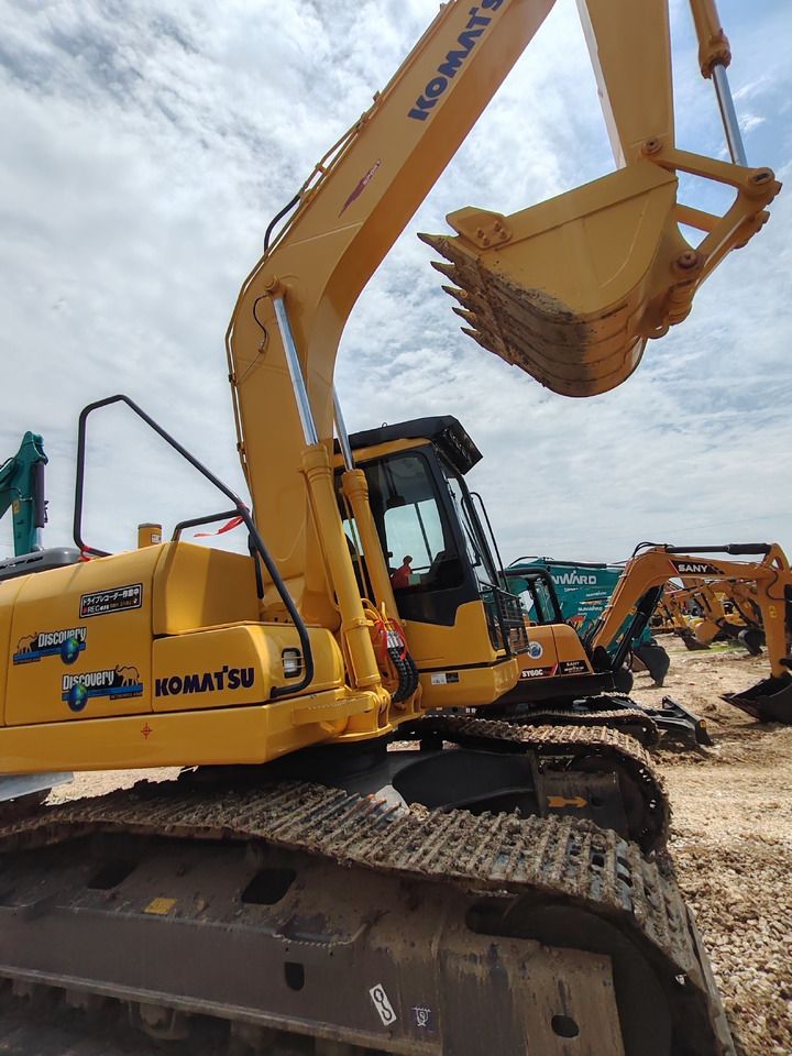 2023 Komatsu PC160 crawler excavator side view 2023 Komatsu PC160 crawler excavator side view