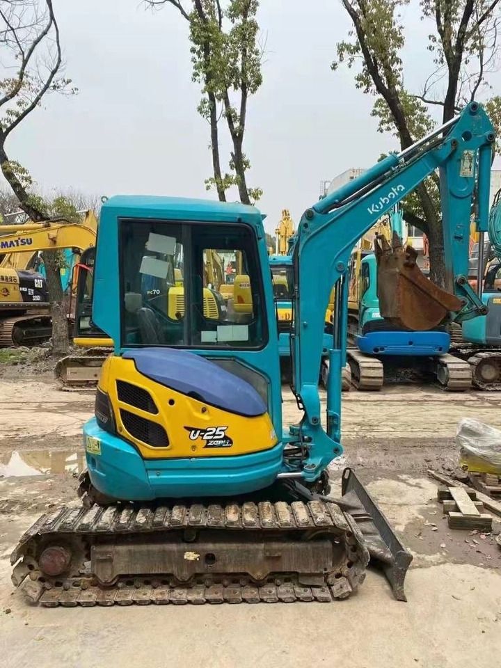 2022 Kubota U-25 mini excavator, side view 2022 Kubota U-25 mini excavator, side view