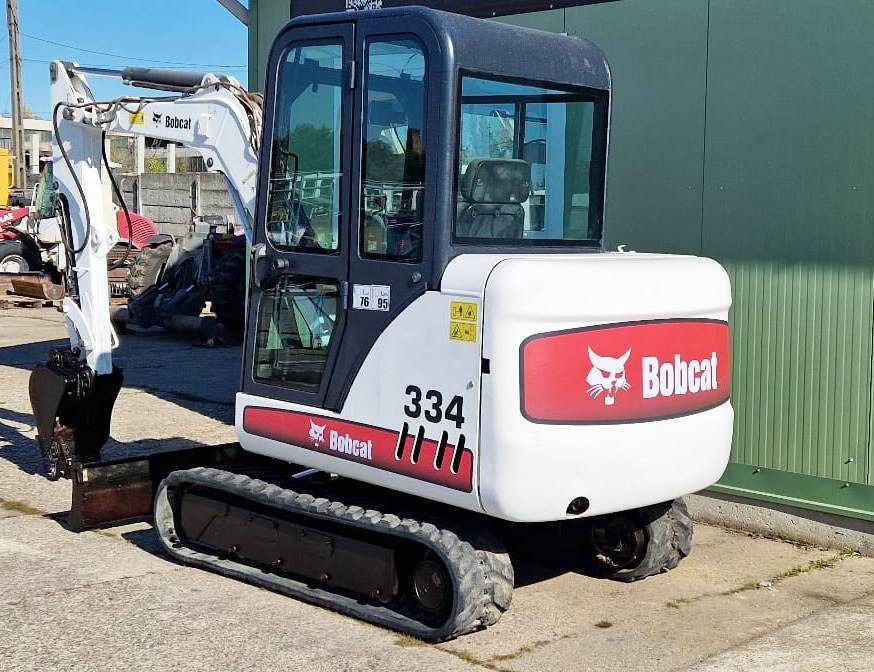 2002 Bobcat 334 mini excavator, rear three-quarter view 2002 Bobcat 334 mini excavator, rear three-quarter view