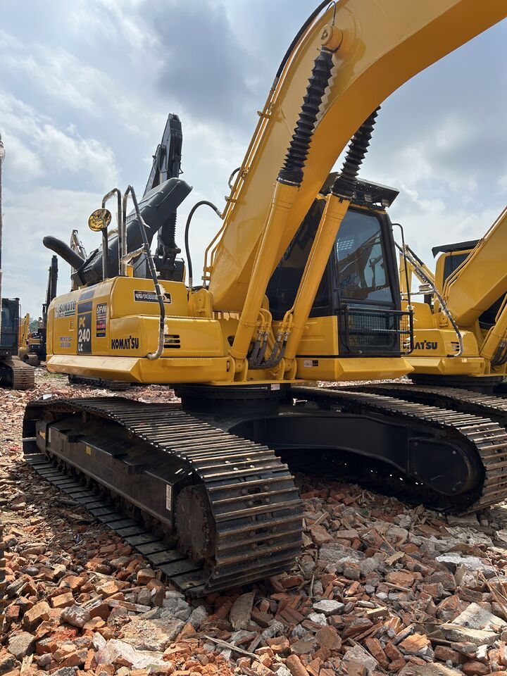 2024 Komatsu PC240LC crawler excavator, side view 2024 Komatsu PC240LC crawler excavator, side view