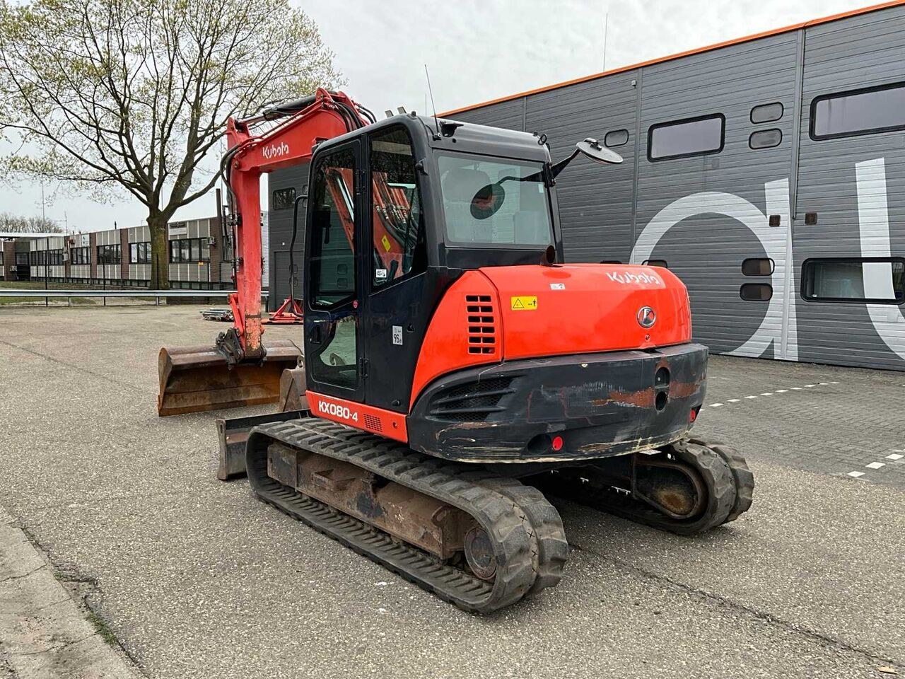 2015 Kubota KX080-4 mini excavator, front three-quarter view 2015 Kubota KX080-4 mini excavator, front three-quarter view