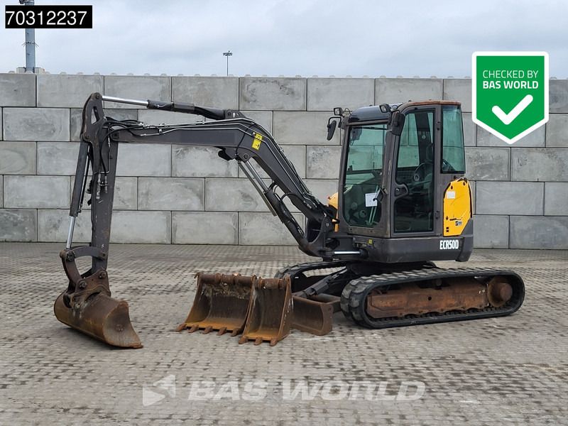 2016 Volvo ECR50D crawler excavator, side view 2016 Volvo ECR50D crawler excavator, side view