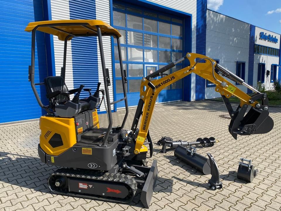 Berger Kraus BK1000JS mini excavator, side view Berger Kraus BK1000JS mini excavator, side view