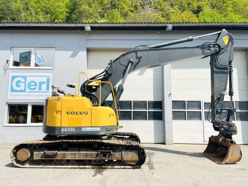 2011 Volvo ECR235CL crawler excavator, side view