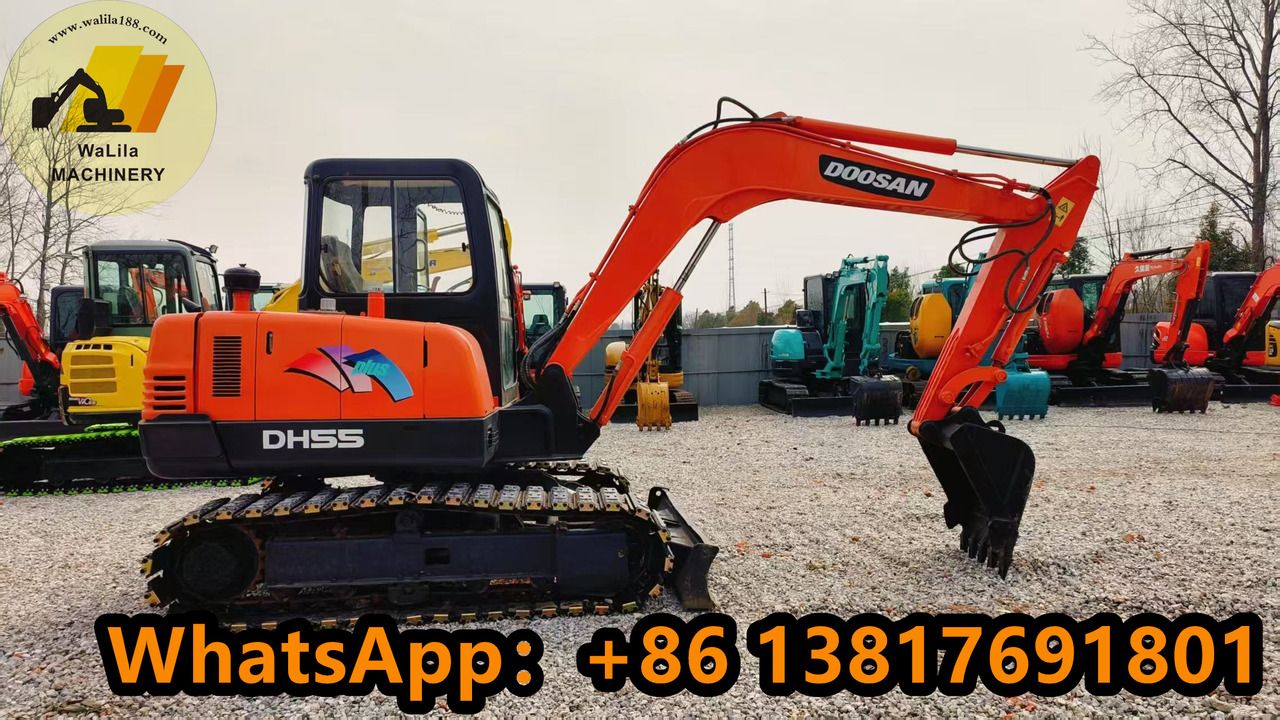 2021 Doosan DH55 mini excavator side view 2021 Doosan DH55 mini excavator side view