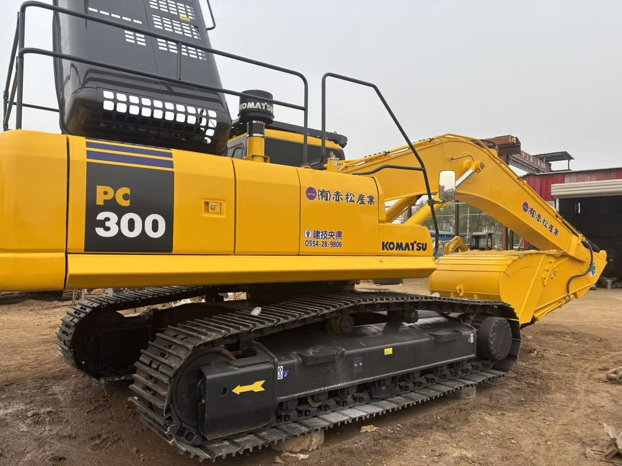 2022 Komatsu PC300-7 crawler excavator side view 2022 Komatsu PC300-7 crawler excavator side view