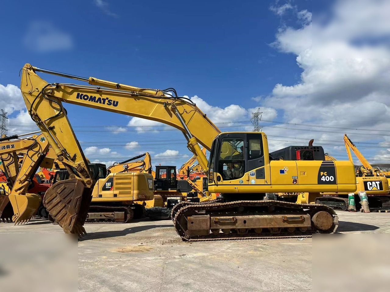 2018 Komatsu PC400-8 crawler excavator, side profile view