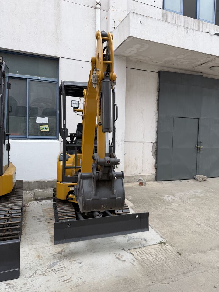 2026 XCMG SY17U mini excavator front view 2026 XCMG SY17U mini excavator front view