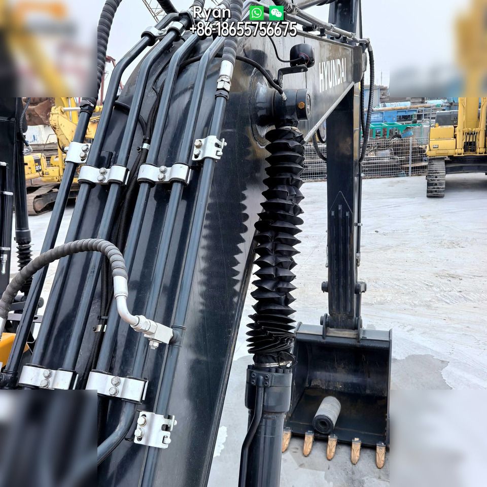2025 Hyundai HX220HD crawler excavator boom and bucket detail 2025 Hyundai HX220HD crawler excavator boom and bucket detail