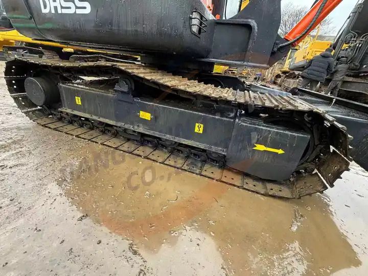 2019 Daewoo DH55-7 crawler excavator undercarriage view