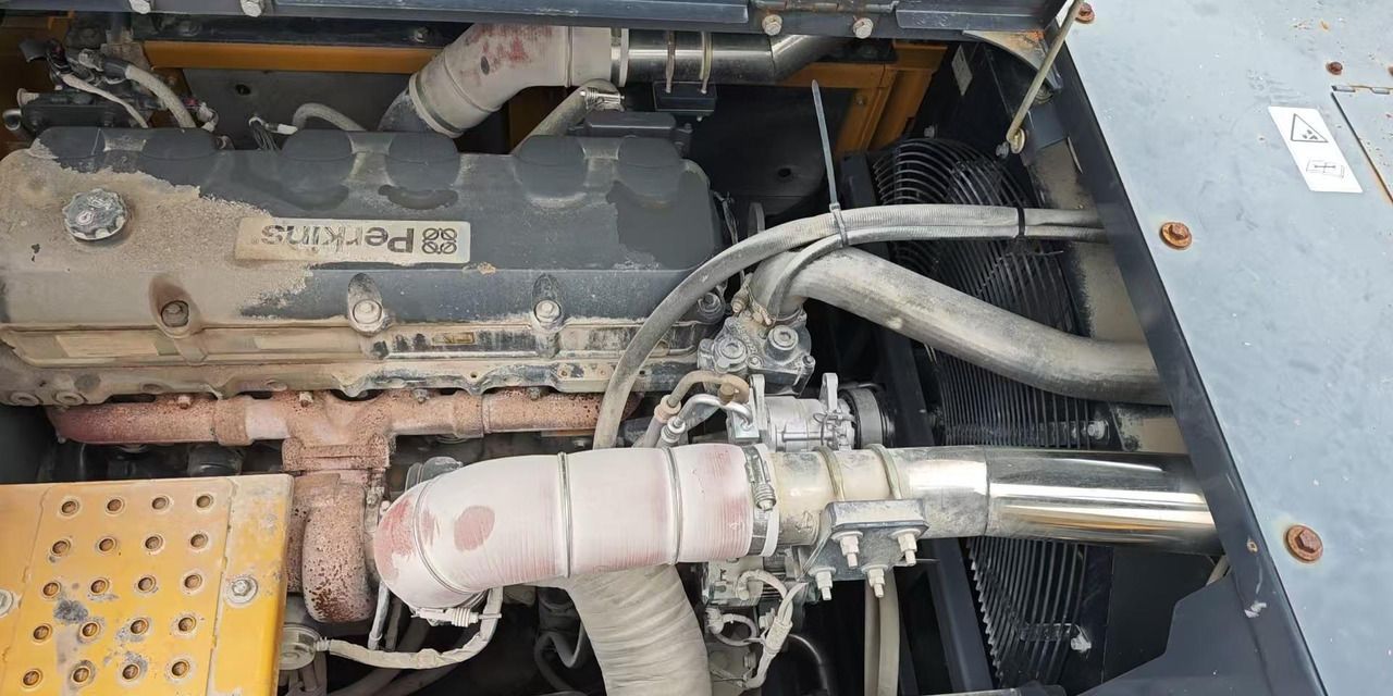 2020 XCMG XE550DK crawler excavator engine bay view 2020 XCMG XE550DK crawler excavator engine bay view
