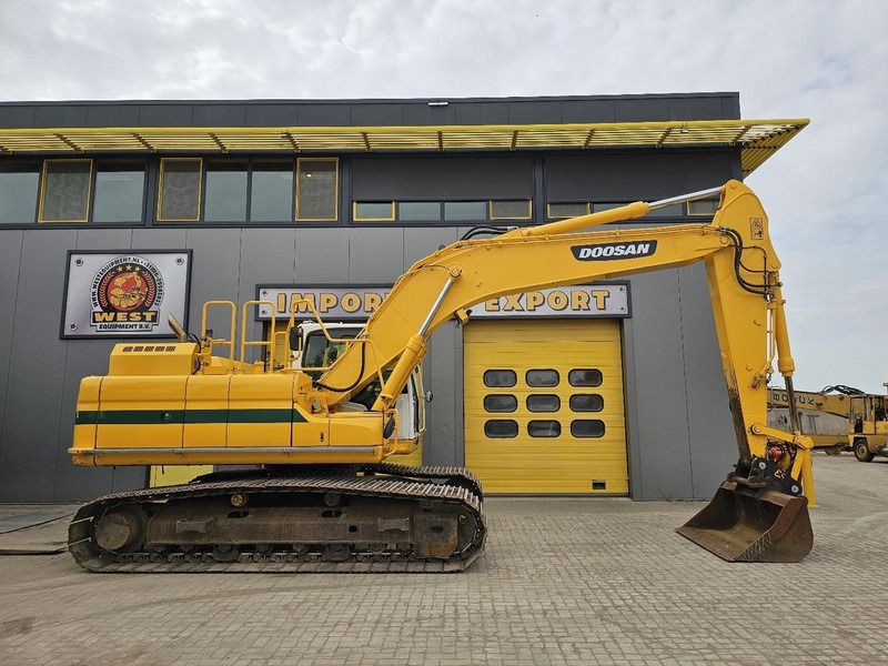 2016 Doosan DX235NLC-5 crawler excavator, side view
