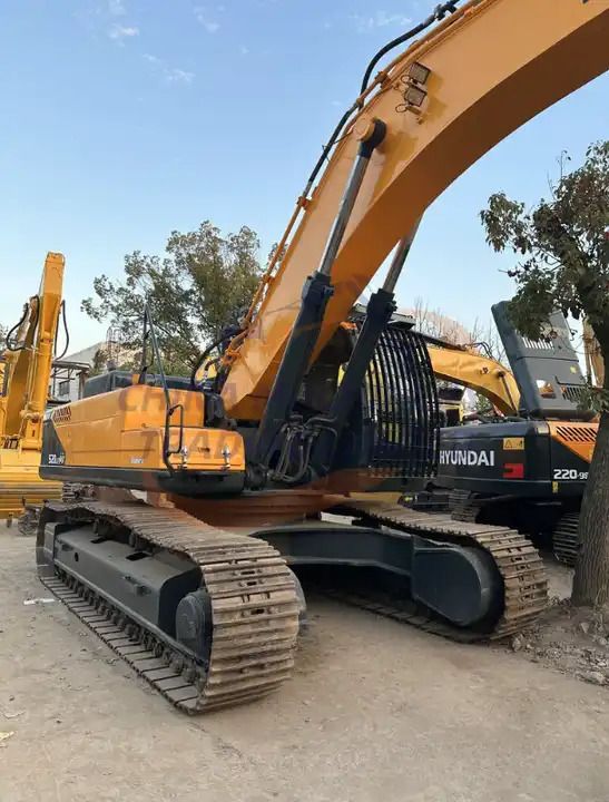 2020 Hyundai 520 crawler excavator, rear three-quarter view 2020 Hyundai 520 crawler excavator, rear three-quarter view