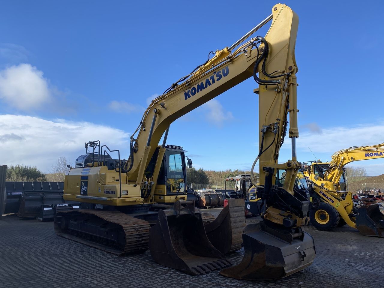 2017 Komatsu PC240LC-11 crawler excavator side view