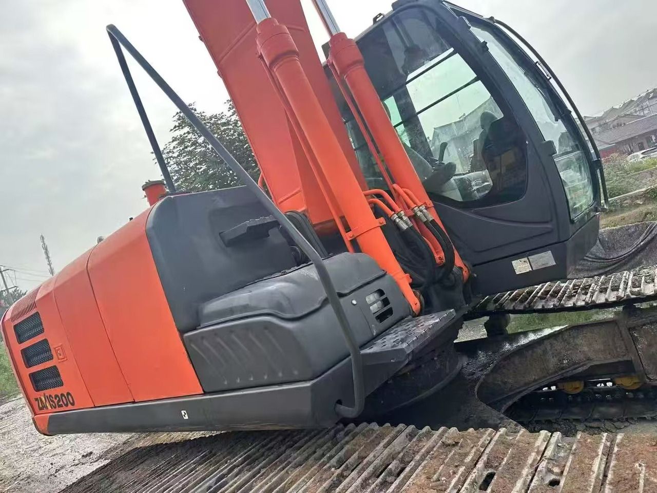 2022 Hitachi ZAXIS200 crawler excavator side view 2022 Hitachi ZAXIS200 crawler excavator side view
