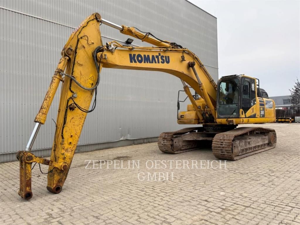 2016 Komatsu HB365LC-3 crawler excavator side view 2016 Komatsu HB365LC-3 crawler excavator side view