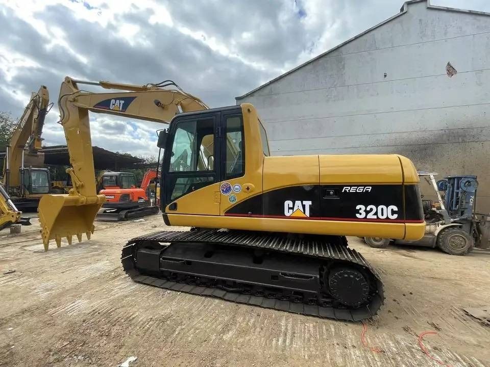 2023 Caterpillar 320C crawler excavator, side profile view