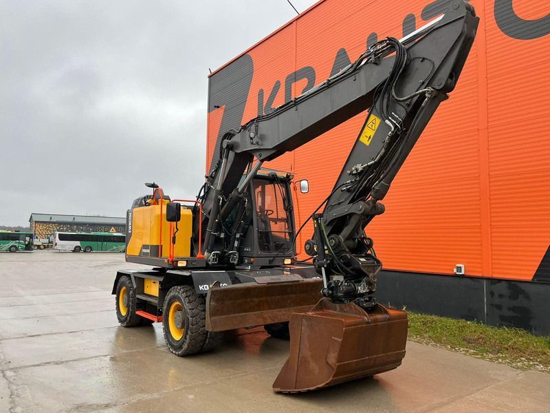 2022 Volvo EWR170E wheel excavator side view 2022 Volvo EWR170E wheel excavator side view