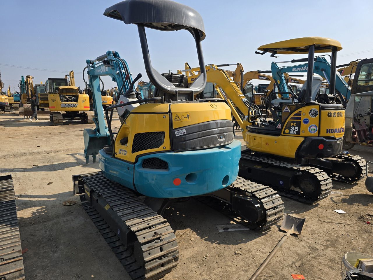 2024 Kubota U35 mini excavator rear view 2024 Kubota U35 mini excavator rear view