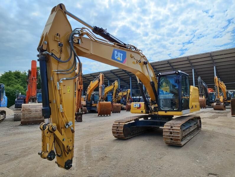 2019 Caterpillar 320-07B crawler excavator, front three-quarter view 2019 Caterpillar 320-07B crawler excavator, front three-quarter view