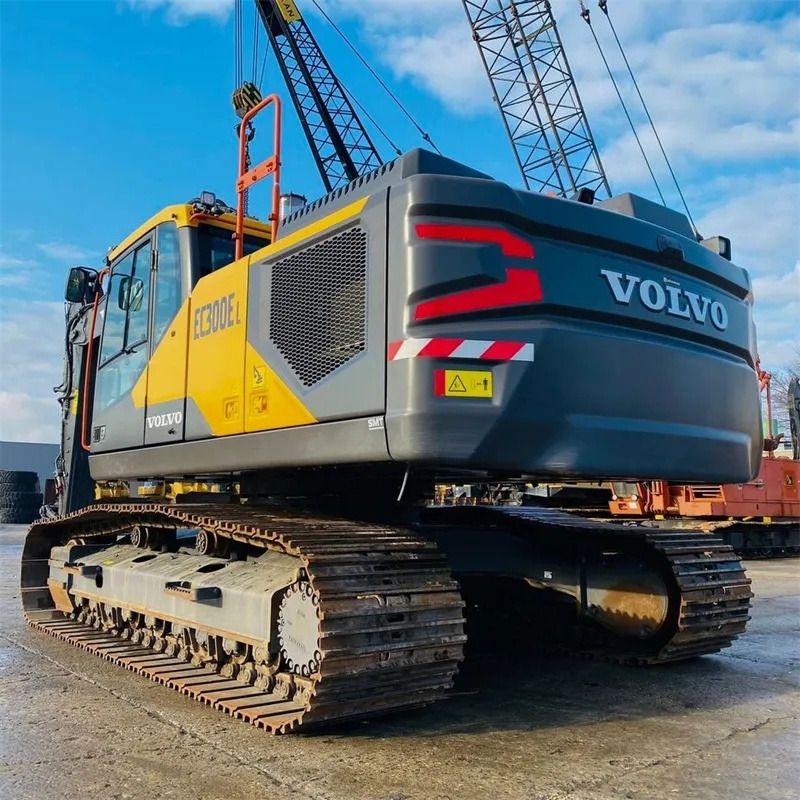 Volvo EC300E Crawler Excavator, rear three-quarter view Volvo EC300E Crawler Excavator, rear three-quarter view