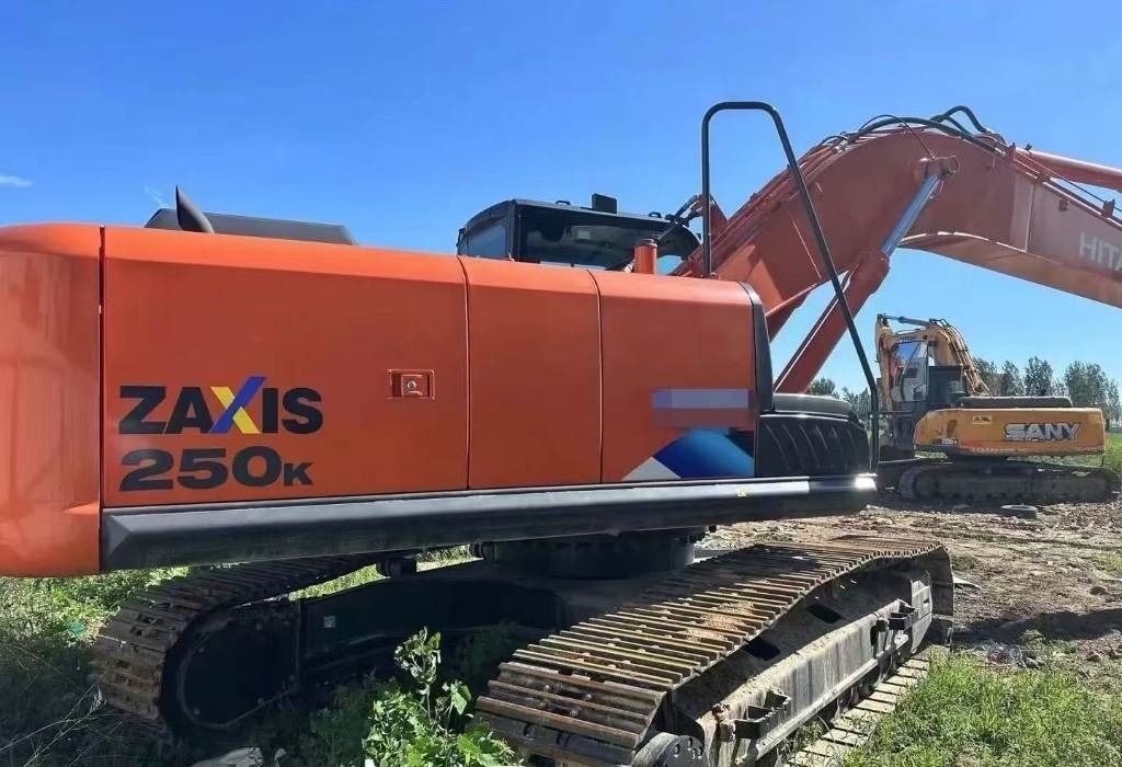 2025 Hitachi Zaxis 250K crawler excavator, side view 2025 Hitachi Zaxis 250K crawler excavator, side view