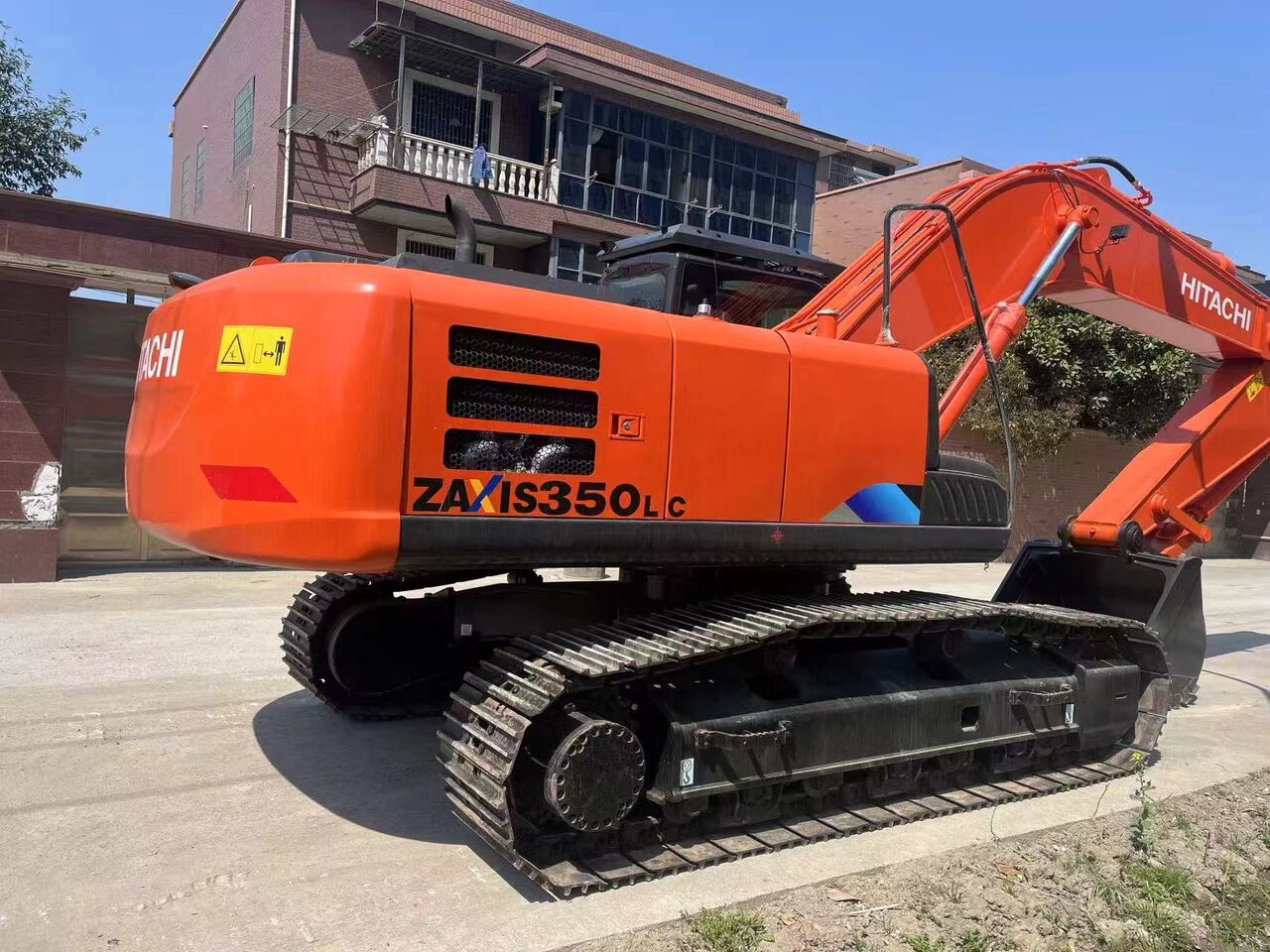 2015 Hitachi ZAXIS350LC crawler excavator, rear three-quarter view 2015 Hitachi ZAXIS350LC crawler excavator, rear three-quarter view