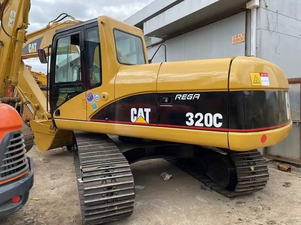 2021 Caterpillar 320C crawler excavator side view 2021 Caterpillar 320C crawler excavator side view