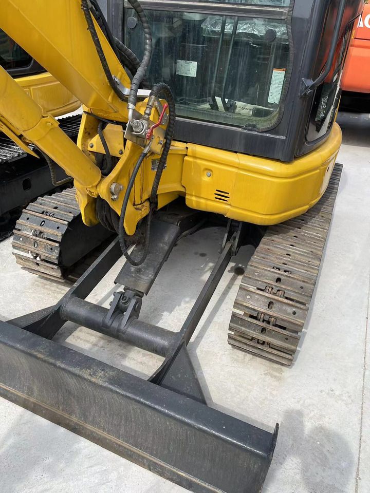 2020 Komatsu PC30MR-3 mini excavator front view