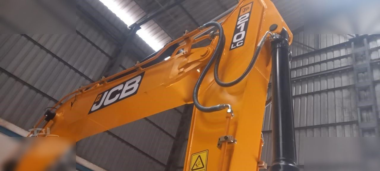 2026 JCB JS210LC crawler excavator boom detail 2026 JCB JS210LC crawler excavator boom detail