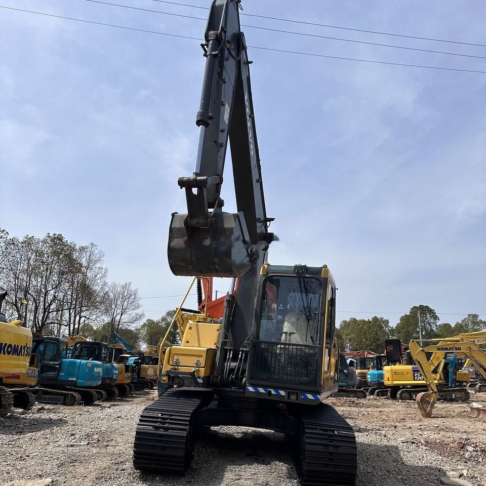 2021 Volvo EC140D crawler excavator, front view 2021 Volvo EC140D crawler excavator, front view